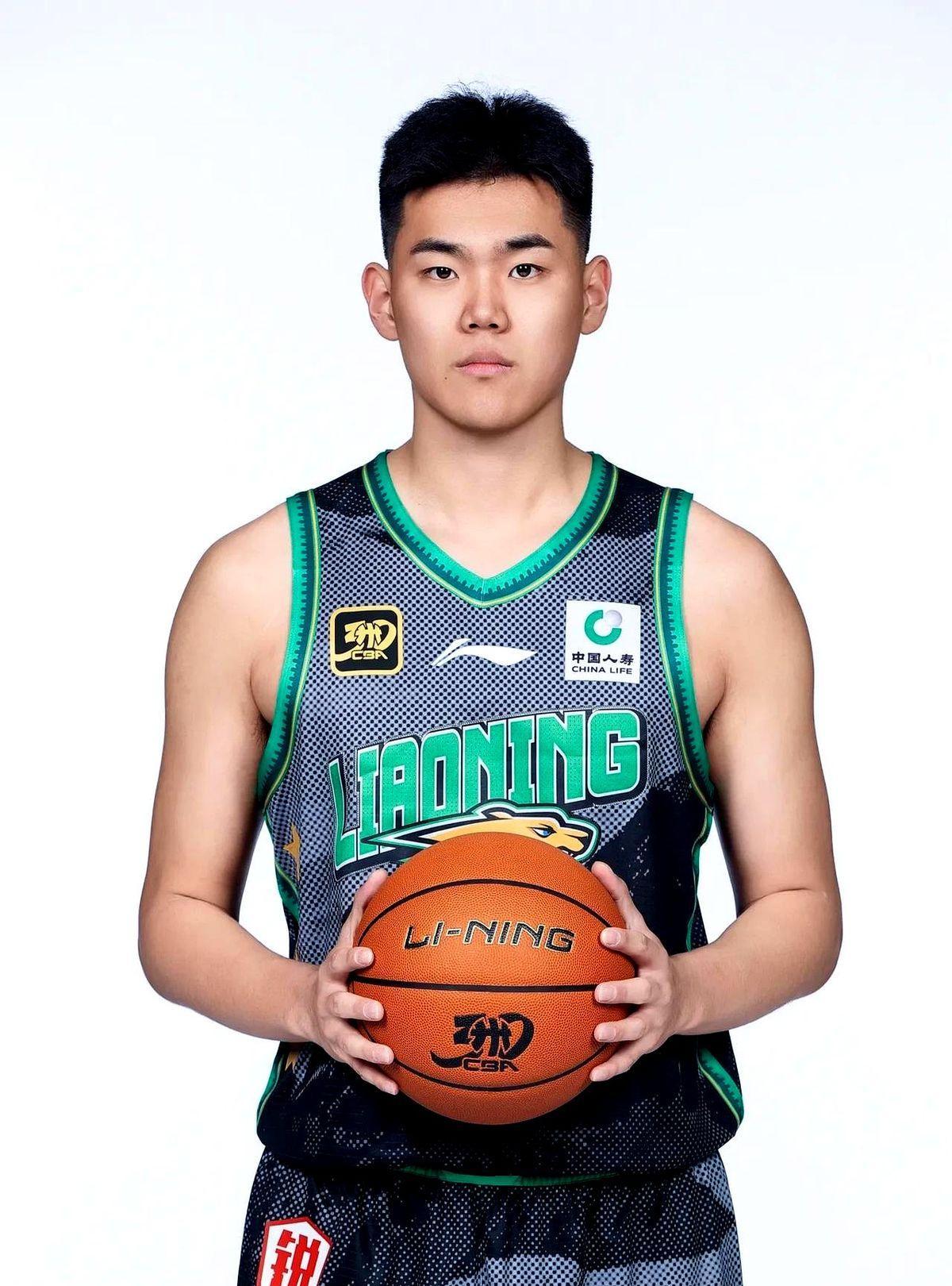 山东男篮迎欧篮联关键赛;转会期外线爆发;管理层满意;年轻球员得到机会的简单介绍 山东男篮迎欧篮联关键赛;转会期外线爆发;管理层满意;年轻球员得到机会的简单介绍