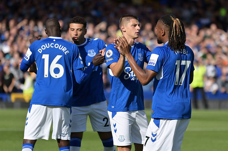 关于转折点！阿斯顿维拉刷新队史纪录，西甲今晚攻防权衡，质疑声仍在，赛程密集仍需轮换的信息