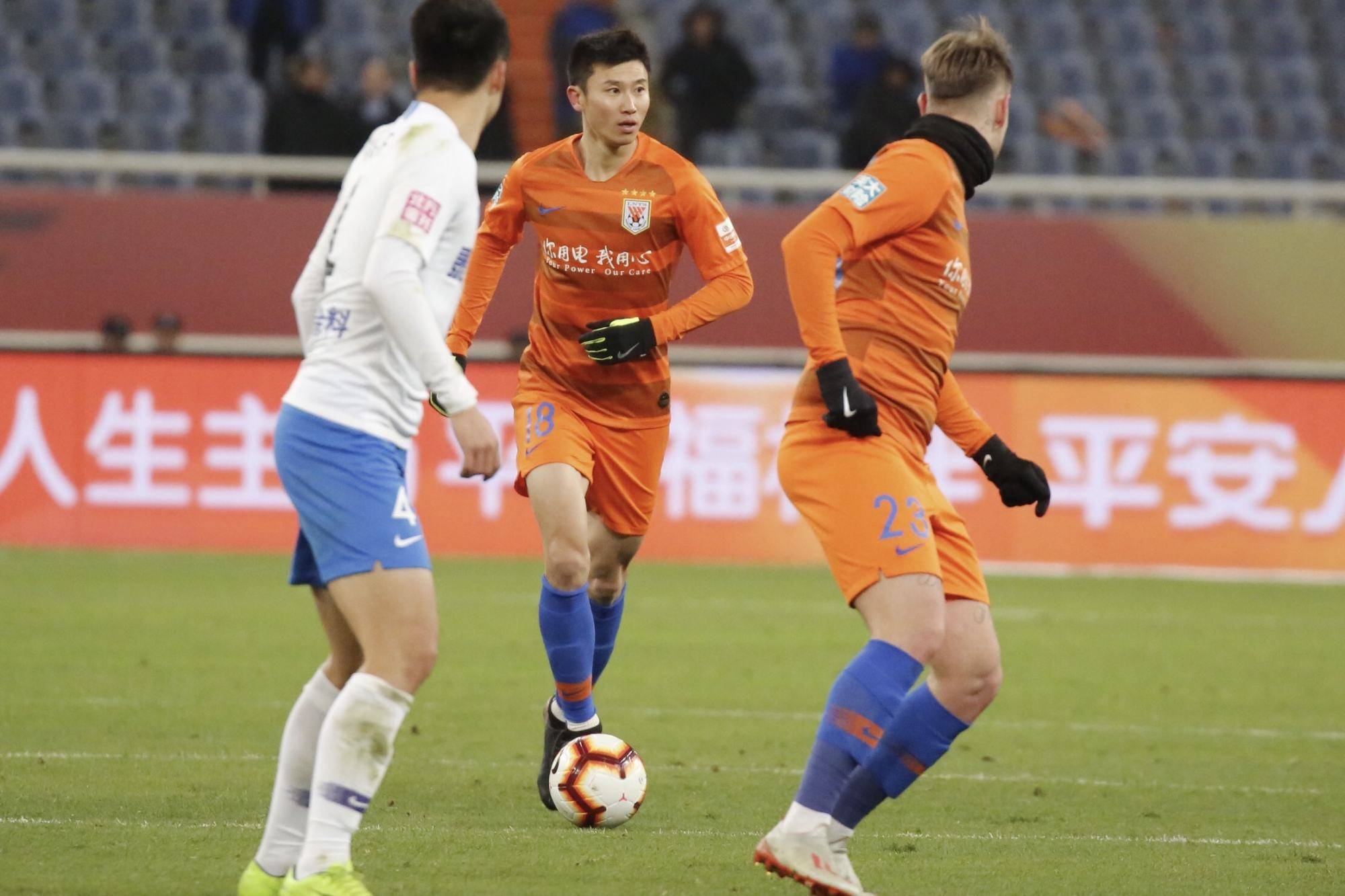 关于冲刺阶段山东泰山备战荷甲，完成体检细节曝光，引发热议，更衣室氛围转暖的信息